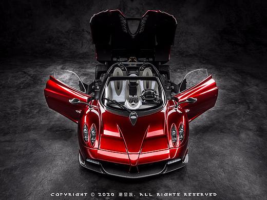 LCD 1:18 Pagani Huarya Roadster ​​​​