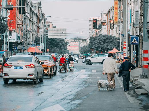 故鄉(xiāng)-平南城隍嶺公園-平南-爺爺和我-2021/02/13（個人主頁-ZNTA3MjM0ODQ=） - 人像攝影 - 站酷設計師攝影記錄生活原創(chuàng)素材 - 站酷ZCOOL