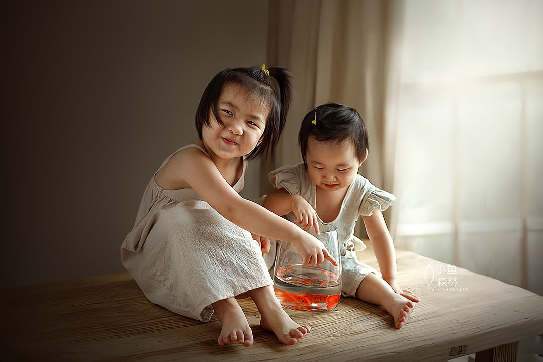 姐妹（图ZMTIyNzc4MTA4） - 人像摄影 - 站酷设计师小鱼森林原创素材 - 站酷ZCOOL