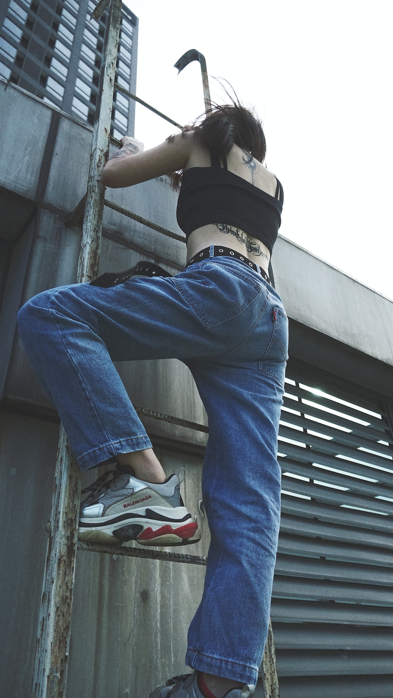 人能很容易的变化情绪，却很难调整行动（图ZMTY3NzY1MjU2） - 人像摄影 - 站酷设计师WANGzh王昭涵原创素材 - 站酷ZCOOL