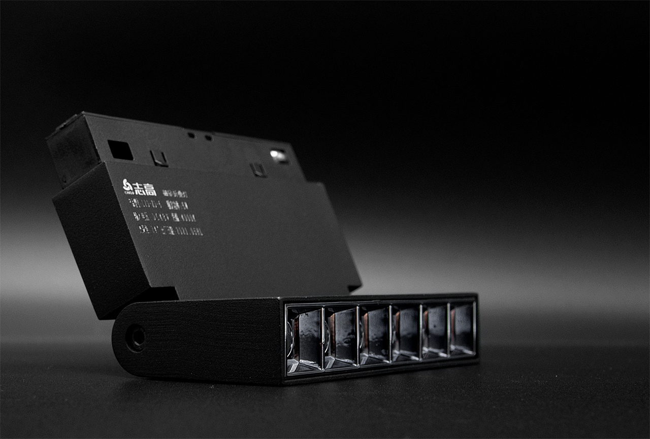 志高-磁吸折叠射灯