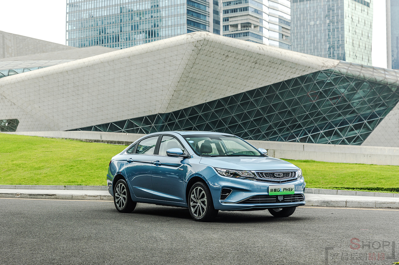 吉利汽车公司 || 吉利帝豪gl新能源  || 汽车精修合成