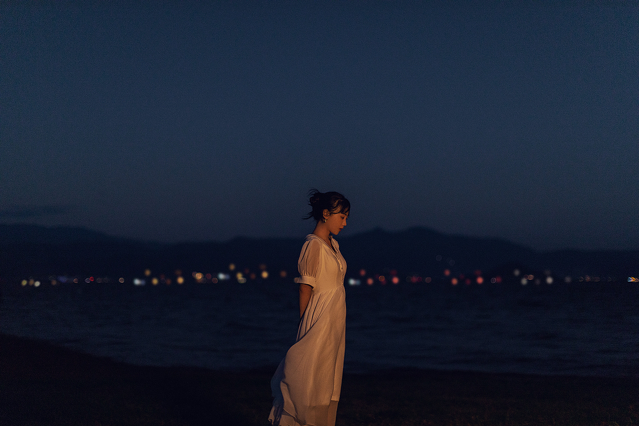 洱海边夜景（图ZMjI4OTUxNzM2） - 人像摄影 - 站酷设计师灬修图的麦子原创素材 - 站酷ZCOOL