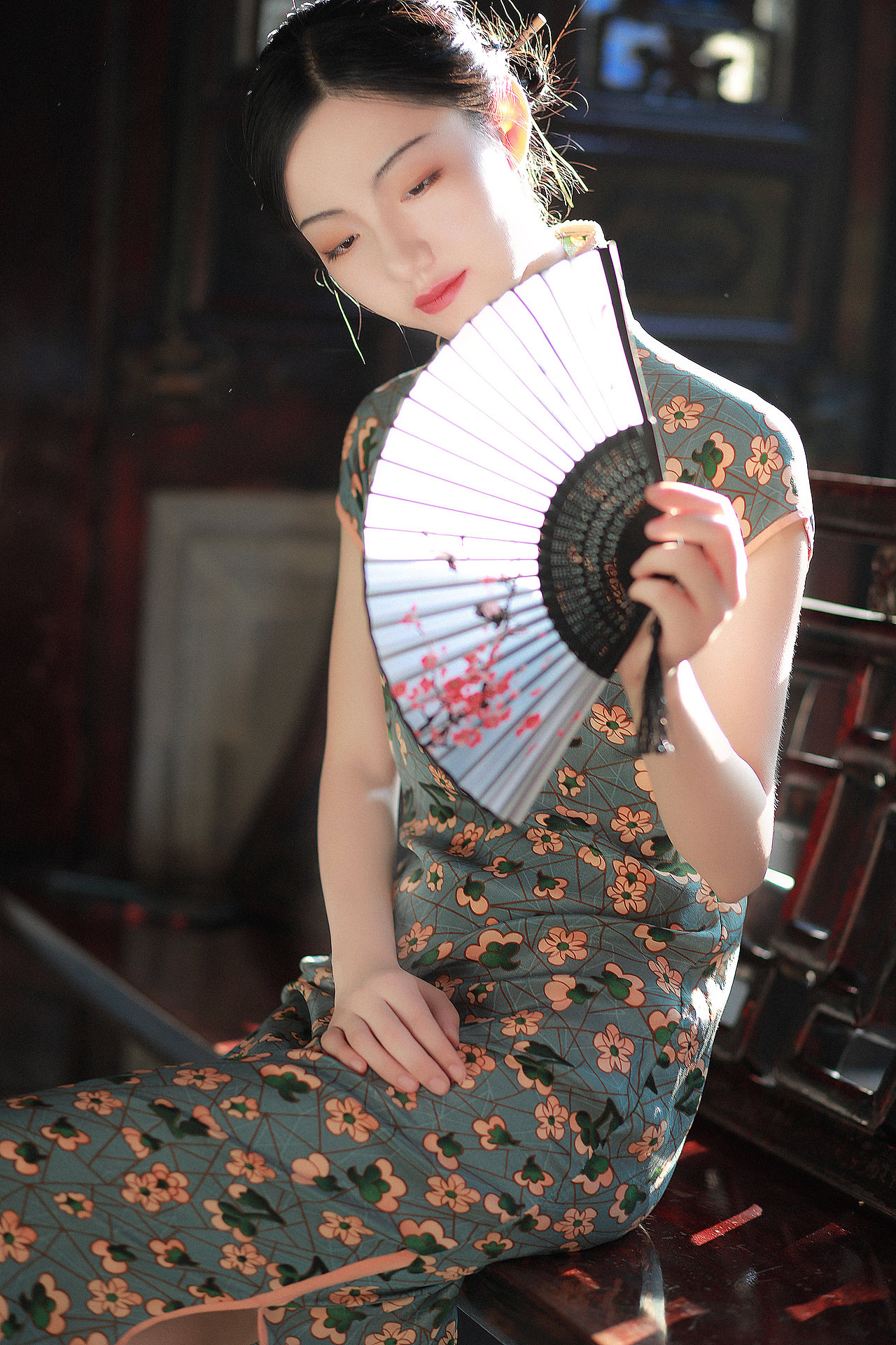 最是那一低头的温柔（图ZMjI3NjcwNDcy） - 人像摄影 - 站酷设计师子诺ZiNeo原创素材 - 站酷ZCOOL