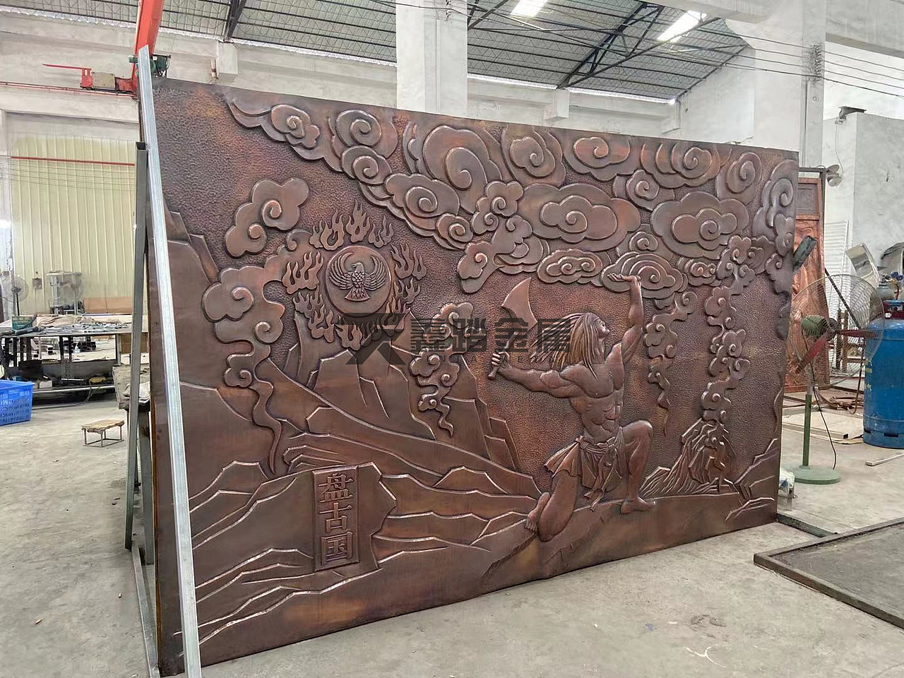 红古铜锻铜浮雕壁画、锻铜背景墙注入禅意般的传奇色彩