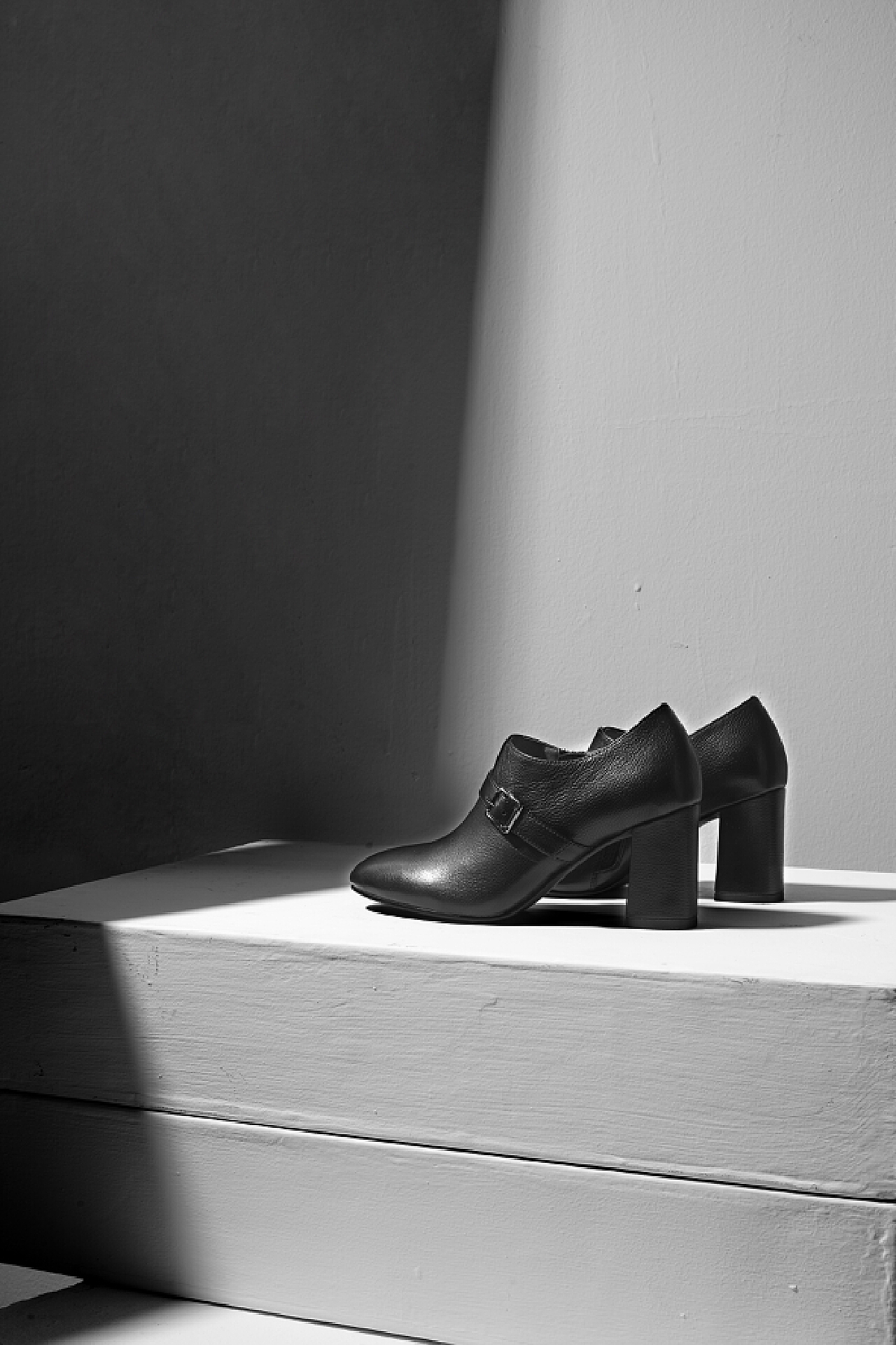 女鞋钻石高跟鞋|摄影|产品|新艺匠 - 原创作品 - 站酷 (ZCOOL)