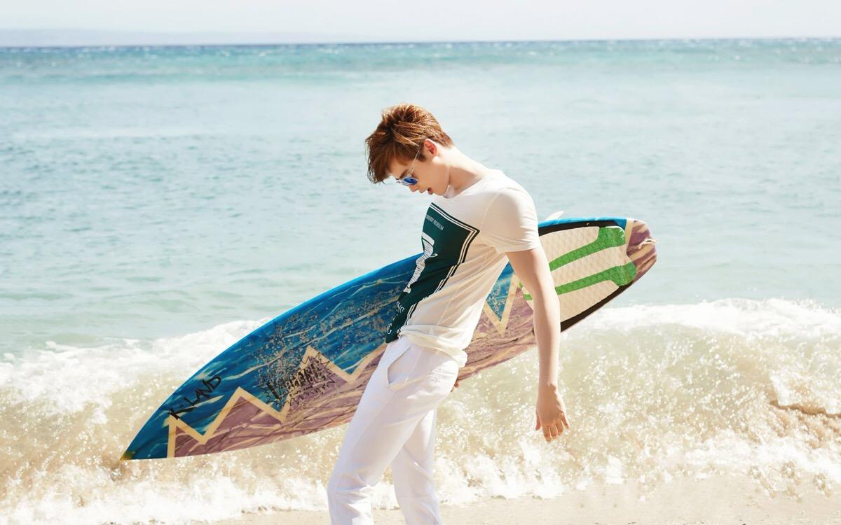 張亦君的個人主頁（背景預(yù)覽） - 主頁背景設(shè)置 - 站酷設(shè)計師張亦君原創(chuàng)素材 - 站酷ZCOOL