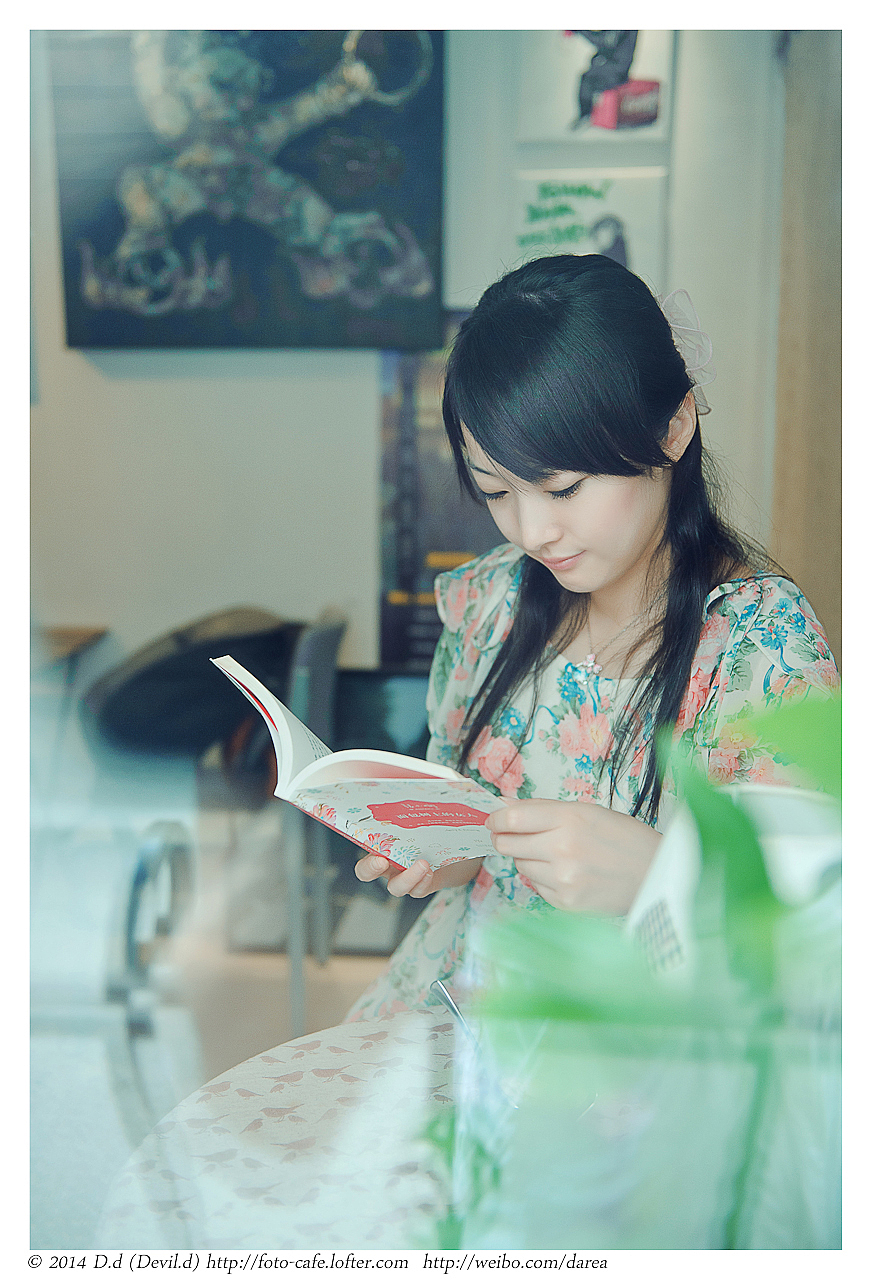 在午后三点的咖啡馆（图ZODA1NDg1ODQ=） - 人像摄影 - 站酷设计师film_D原创素材 - 站酷ZCOOL