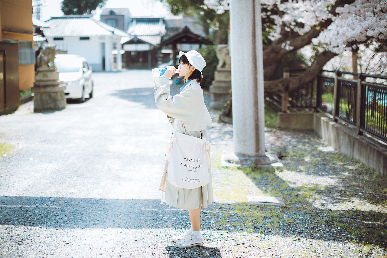 走走停停的铃铛（图ZMTEyMzQxNjky） - 人像摄影 - 站酷设计师阿牧AMS原创素材 - 站酷ZCOOL