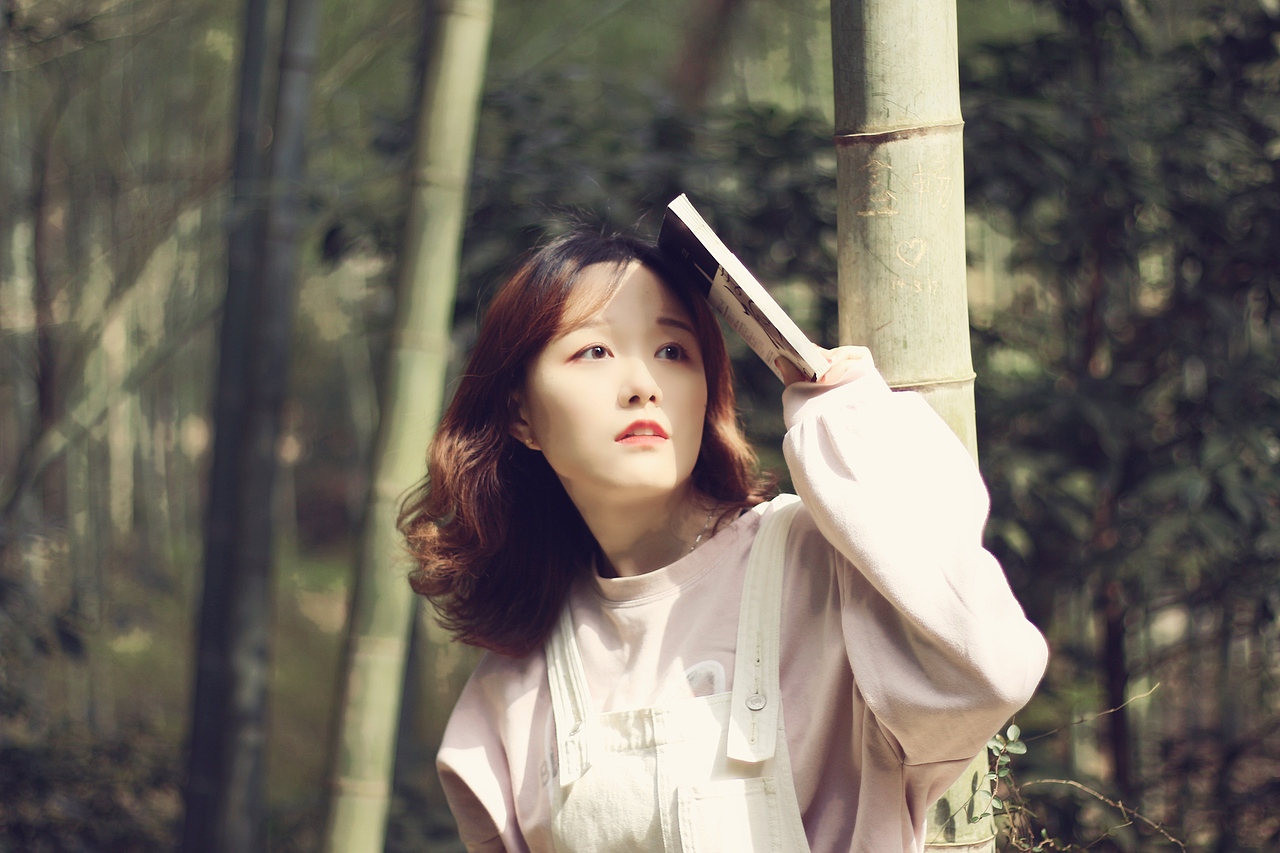 竹林里（图ZMjAwMjk4MTEy） - 人像摄影 - 站酷设计师白羊曼巴原创素材 - 站酷ZCOOL
