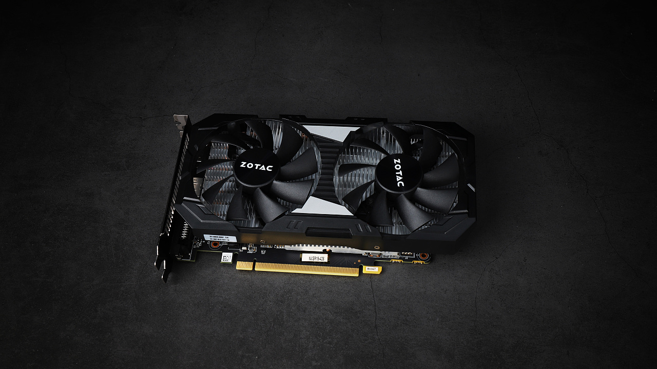 索泰显卡实拍美图--gtx 1650super雷霆-毁灭者美图