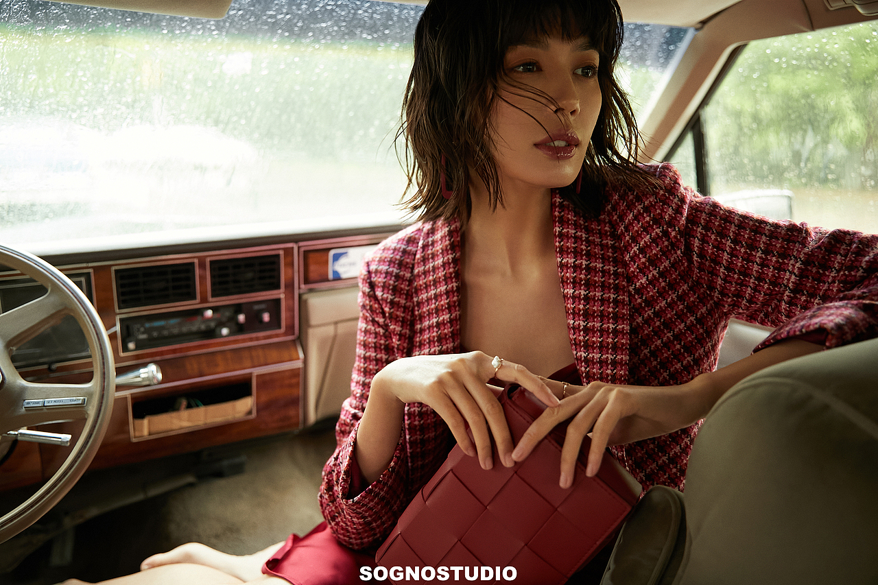 在雨中☔️（图ZMjQ2NzQyMjYw） - 人像摄影 - 站酷设计师灵蹊原创素材 - 站酷ZCOOL