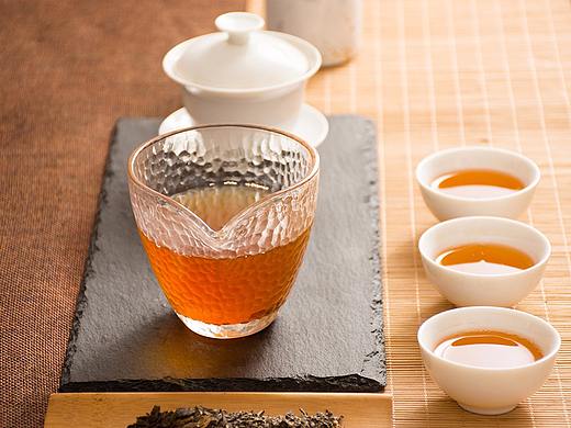 来自云南的七子生普普洱茶