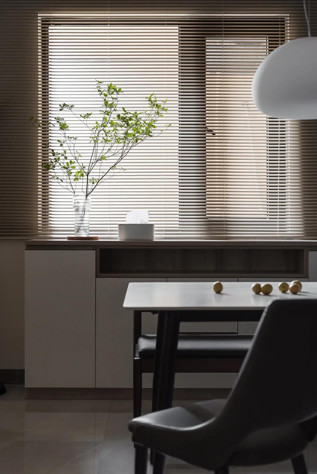 109㎡现代简约风格新房装修,阳台纳入客厅