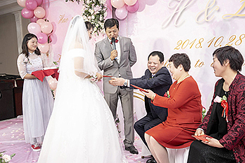西安婚礼跟拍和婚礼摄像那个重要?