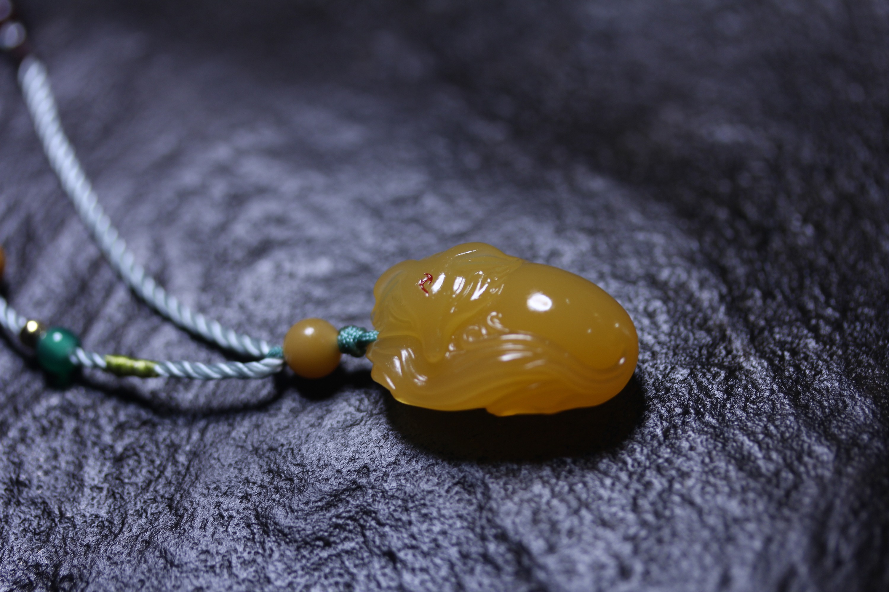 玉石手工雕刻黄蜡石三生三世枕上书 凤九 神兽九尾狐