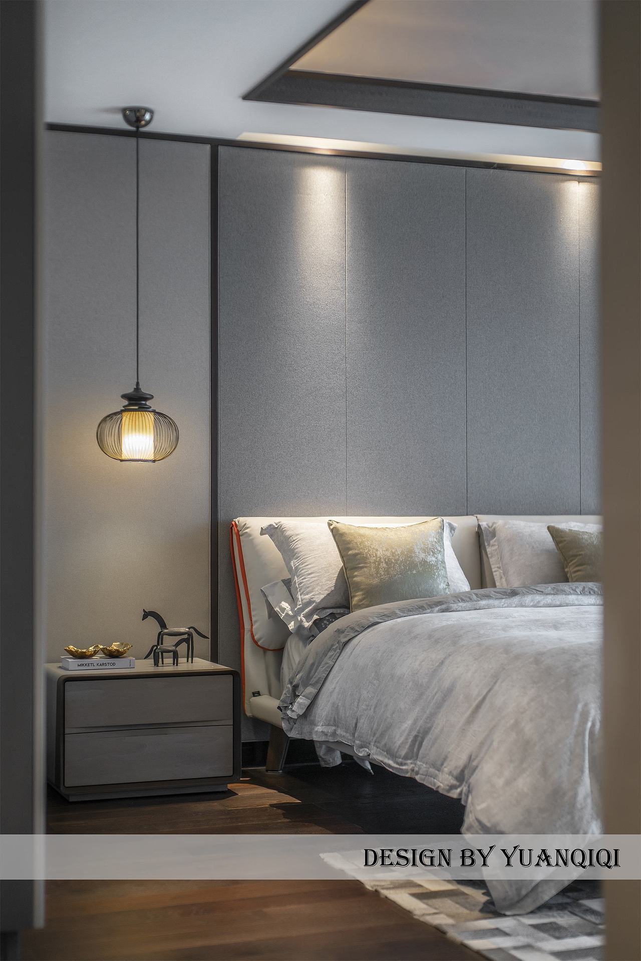 高级灰奶油的色调搭配橘色点缀,注入“家”的味道