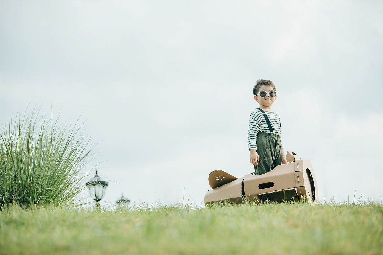 小小飛行夢(mèng)（圖ZMjc0NTgzMTU2） - 人像攝影 - 站酷設(shè)計(jì)師顆粒Kelly原創(chuàng)素材 - 站酷ZCOOL