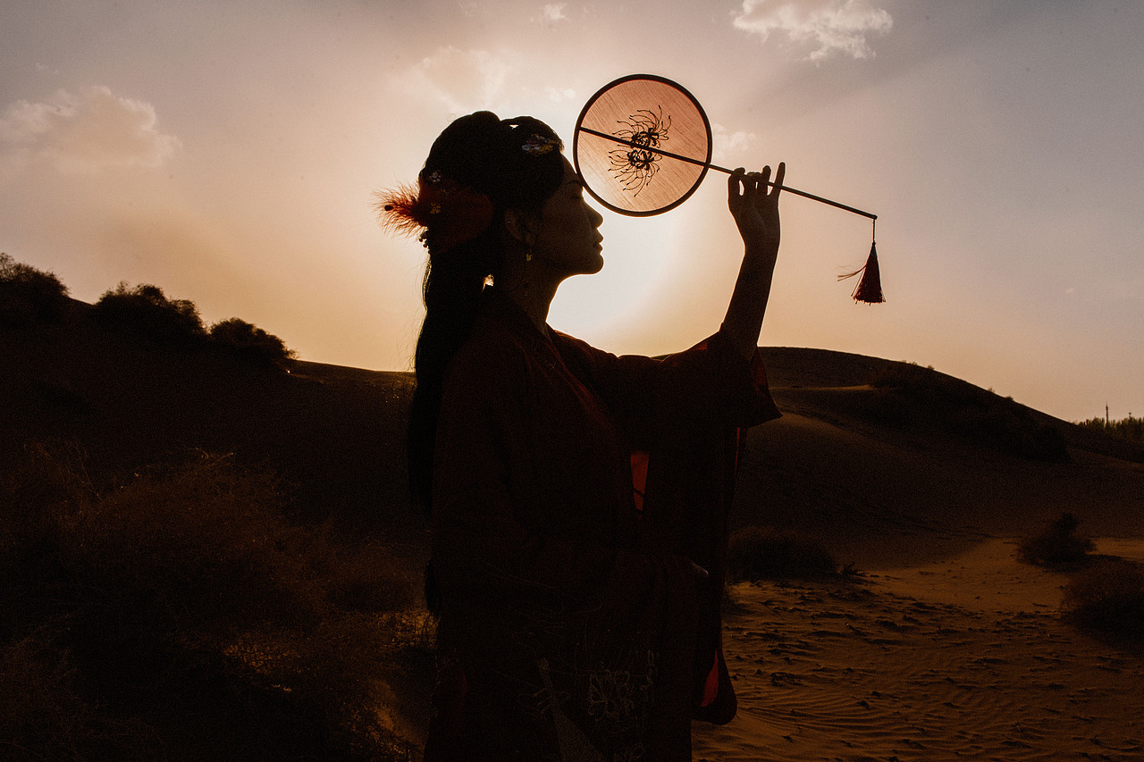 漠上行（图ZMTU1NDMwMzY0） - 人像摄影 - 站酷设计师若寒Rock原创素材 - 站酷ZCOOL