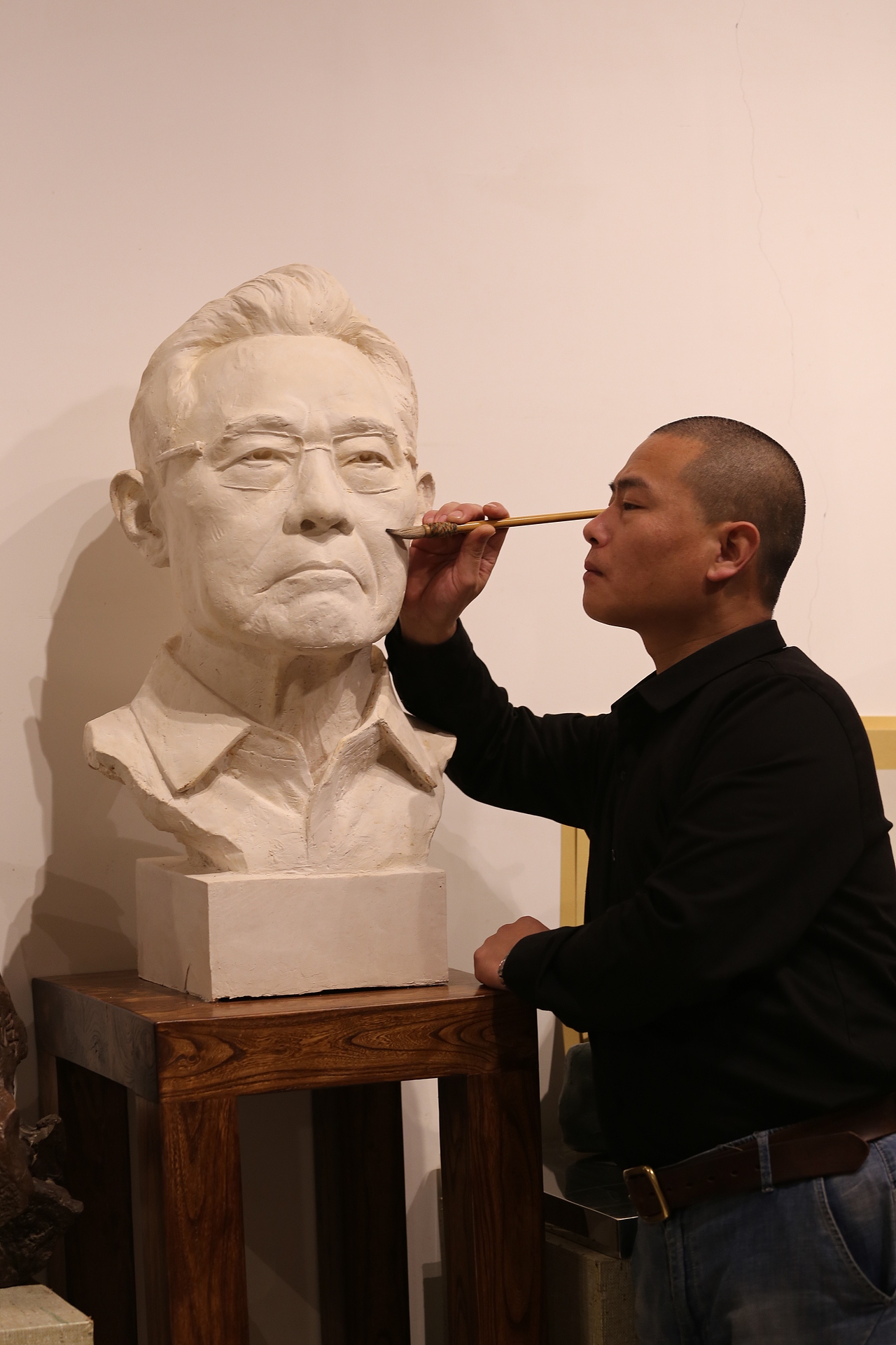 刘杰雕塑作品《钟南山》汉白玉肖像