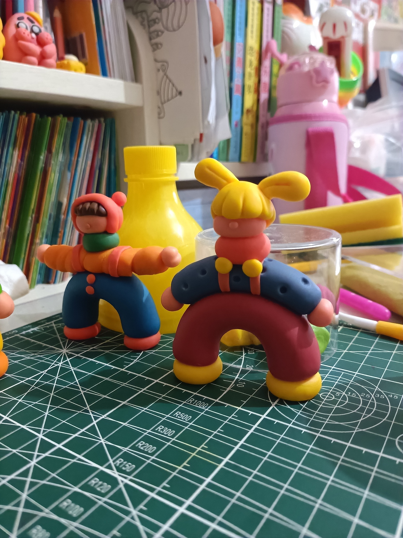 年过三十的我,只能学着别人的样子捏粘土