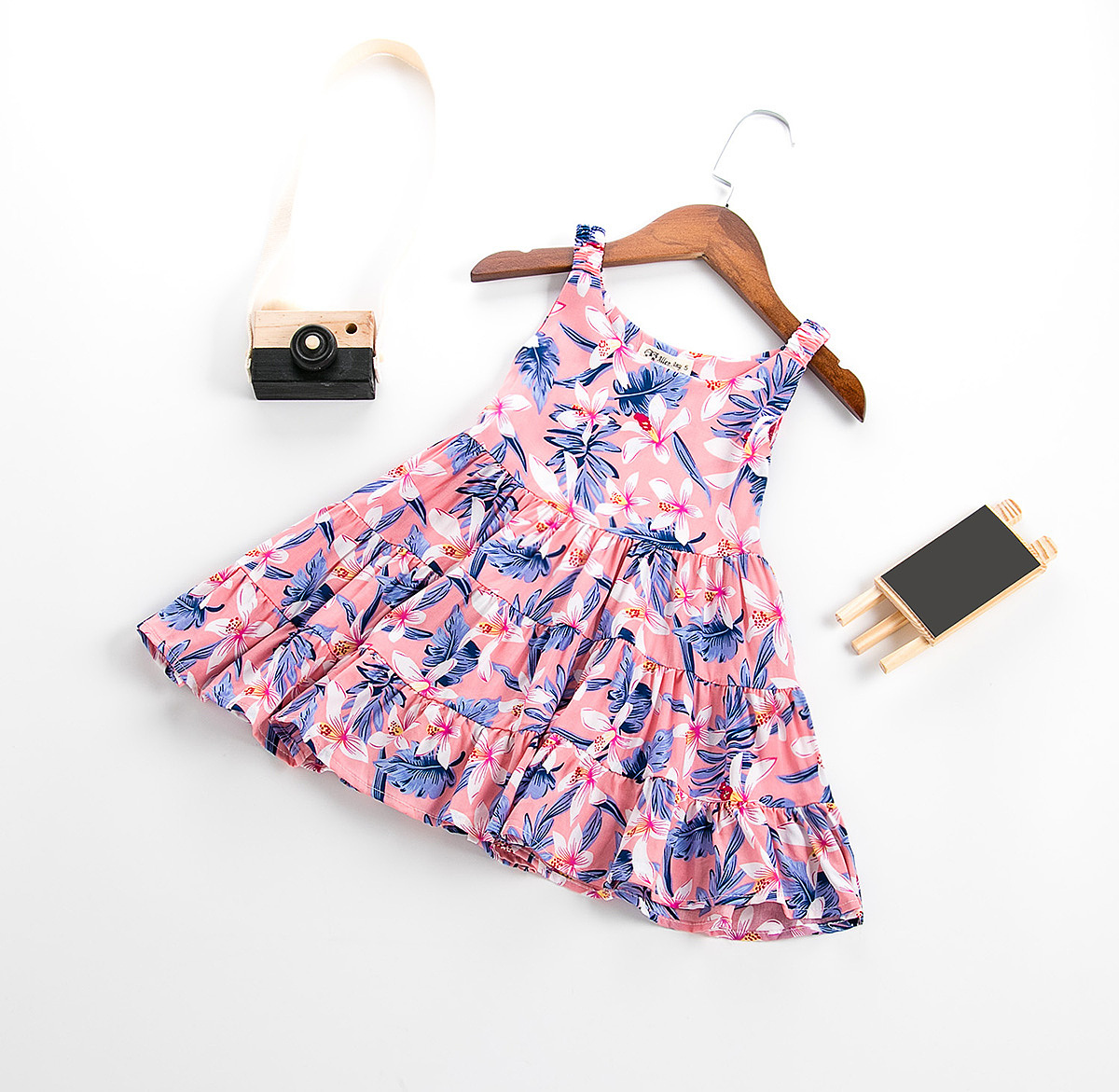 女童装花裙子静物拍摄（图ZMTExNzg5NTI0） - 产品摄影 - 站酷设计师茉莉and香片原创素材 - 站酷ZCOOL