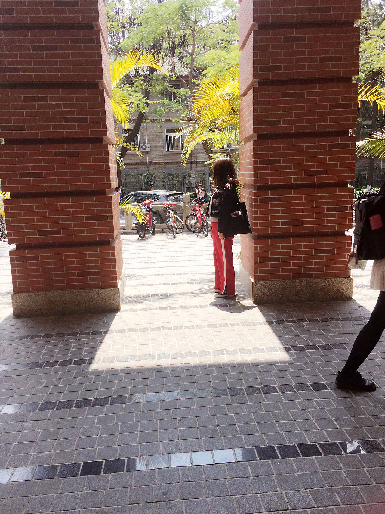 厦门大学走一走（图ZNzg1NTY0MTY=） - 人像摄影 - 站酷设计师1652055183原创素材 - 站酷ZCOOL