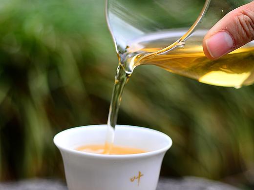 茶汤色