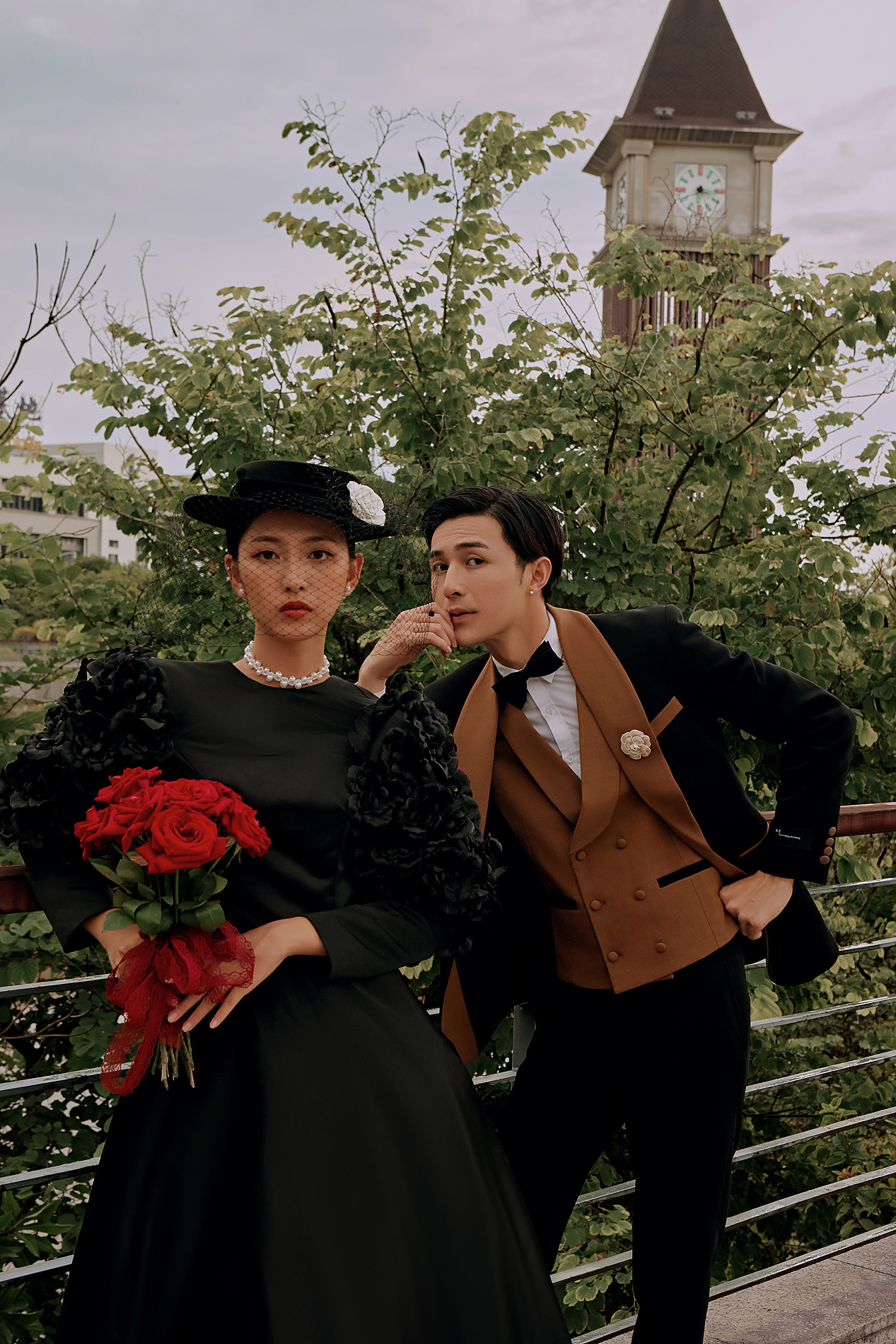 钟楼建筑婚纱照