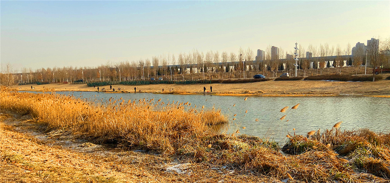 刘勇良手机纪实摄影：闲来垂钓碧溪上（图ZMTkxNjAyMDMy） - 人文/纪实摄影 - 站酷设计师刘勇良意创书设原创素材 - 站酷ZCOOL