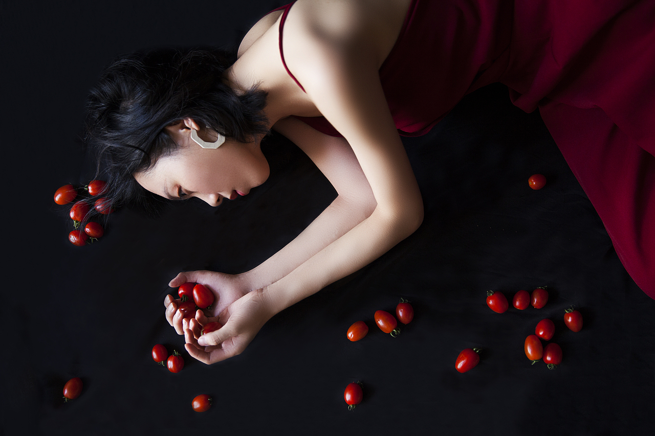 愿我們在紅色的塵埃相遇（圖ZMjcyNTEwODE2） - 人像攝影 - 站酷設計師不會拍照的鯉原創(chuàng)素材 - 站酷ZCOOL