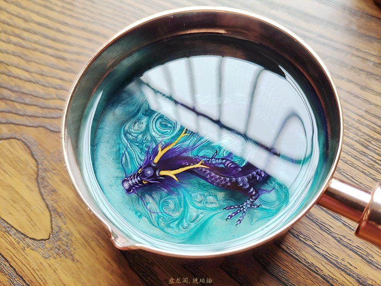 一小锅紫神龙 琥珀绘