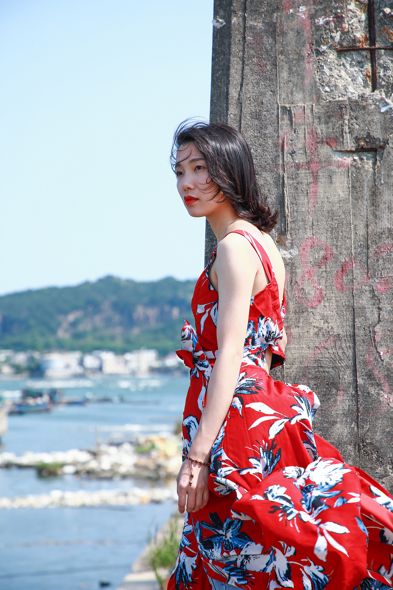 让青春吹动你的长发。