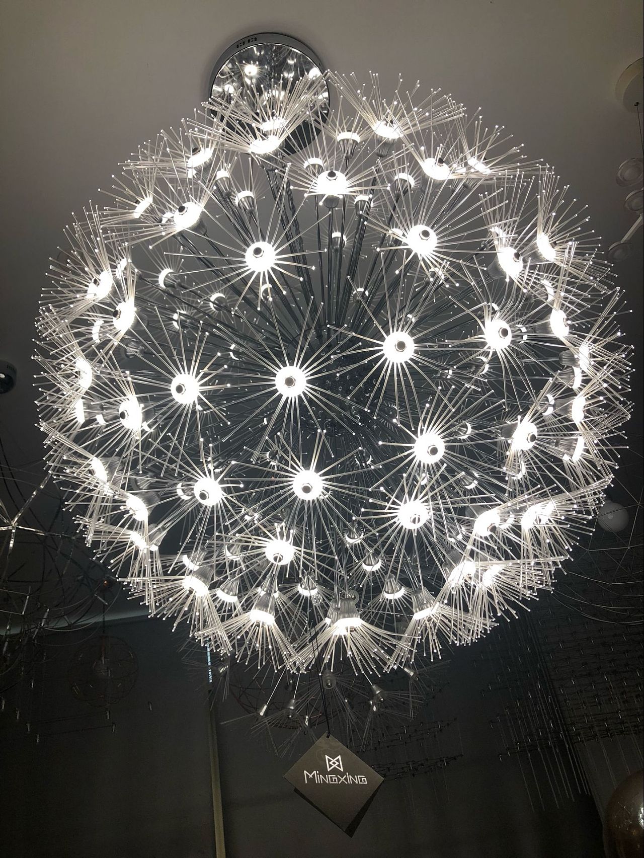 铭星灯饰-商场美陈吊饰灯光球造型布置装饰天井挂饰