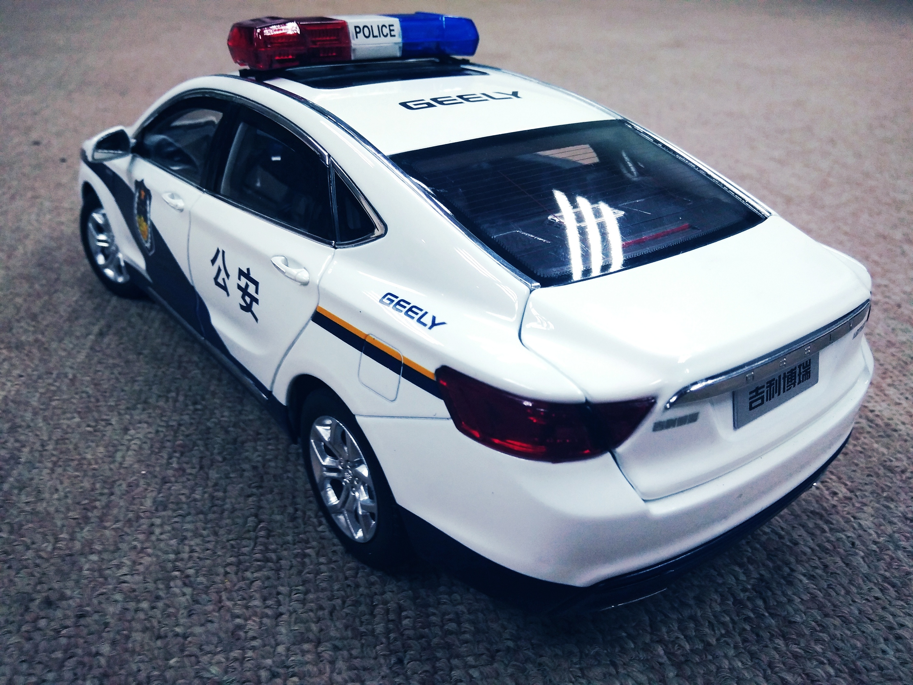 吉利博瑞警车模型
