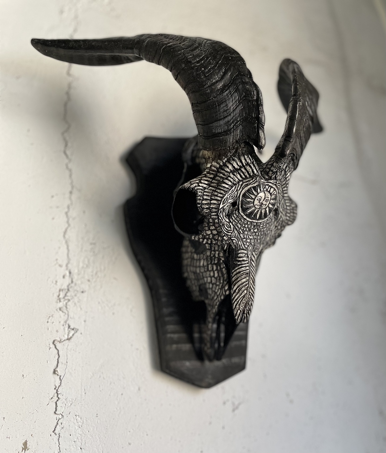 山羊头骨雕,客定|手工艺|工艺品设计|潦草线条 - 原创作品 - 站酷