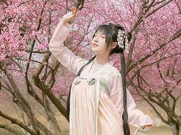 <b class='hightlight'>古装</b>