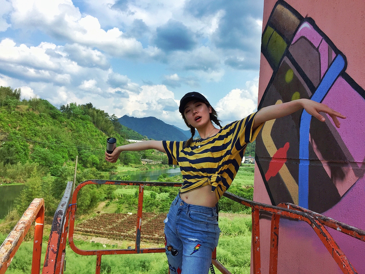 涂鸦作品《DREAM,LOVE,FUTURE》