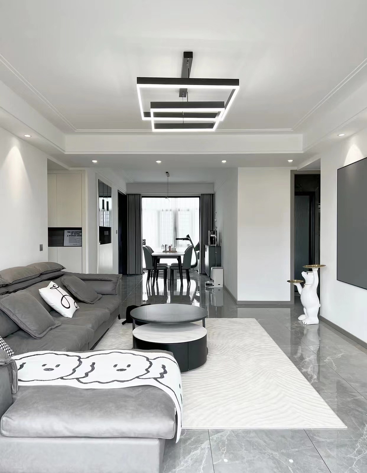 黑白色系极简风格