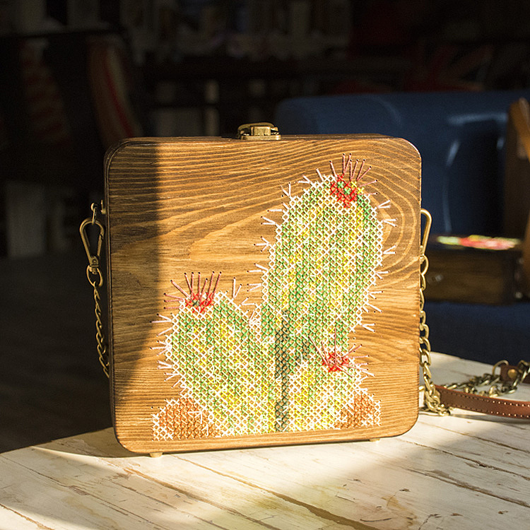 手藝盟原創(chuàng)設(shè)計(jì)手工包，刺繡仙人掌包包，清新文藝之美……（圖ZODUwODcwMDA=） - 其他手工藝 - 站酷設(shè)計(jì)師花時(shí)間手藝館原創(chuàng)素材 - 站酷ZCOOL