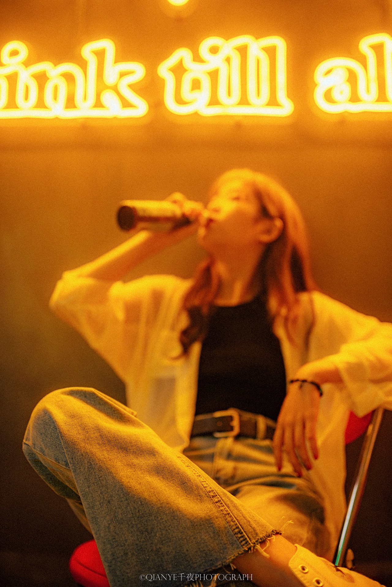 孤单是一个人的狂欢