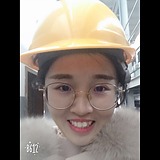 吃馒头的小女孩的头像