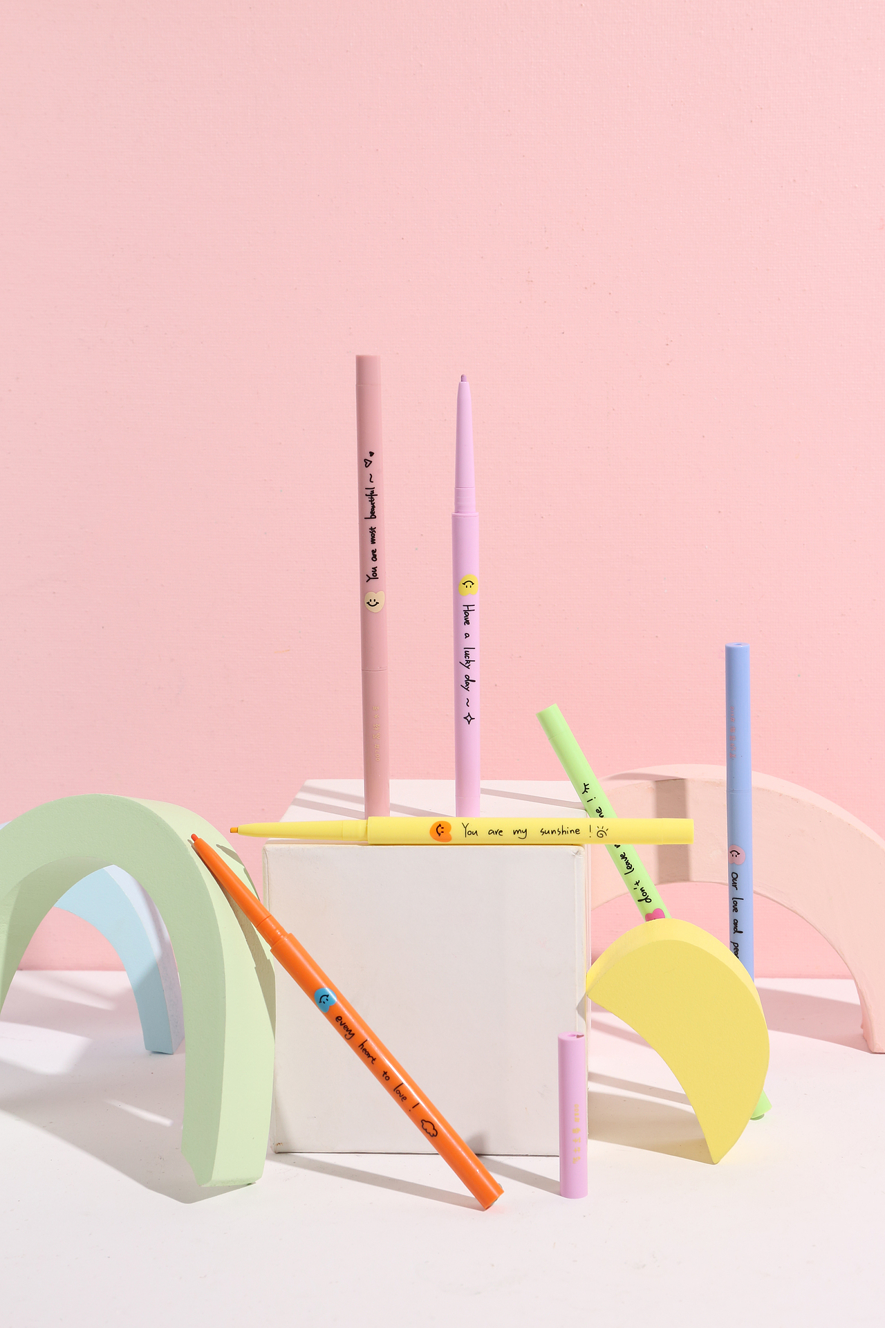 美妆产品——花洛莉亚眼线胶笔