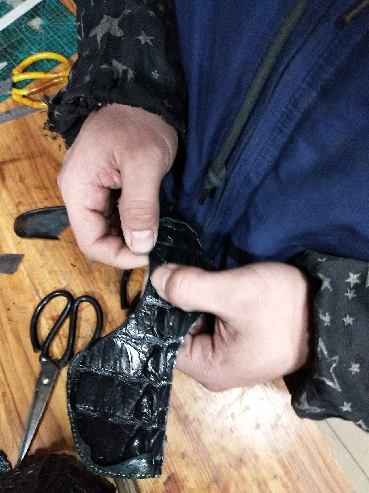 固特异手工鞋鳄鱼皮鞋（图ZMTAzNTEzMzQ4） - 工艺品设计 - 站酷设计师手工鞋培训原创素材 - 站酷ZCOOL