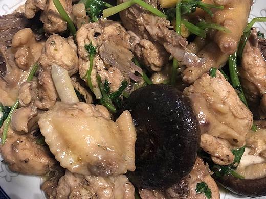 香菇燜雞（個(gè)人主頁(yè)-ZNDMxNzYzODQ=） - 產(chǎn)品攝影 - 站酷設(shè)計(jì)師盤盤盤他她它原創(chuàng)素材 - 站酷ZCOOL