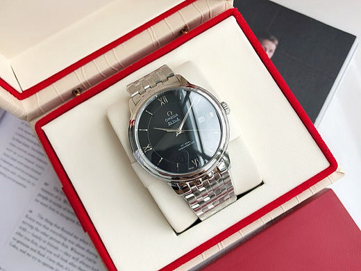 欧米茄蝶飞黑盘