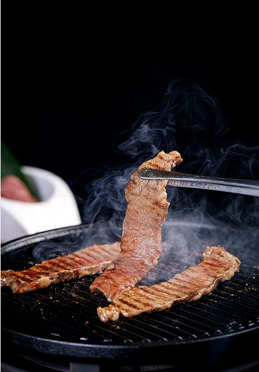 炙成一派-現(xiàn)拌烤肉、燒烤、烤串美食拍攝（圖ZMjIwNzI3OTg0） - 產(chǎn)品攝影 - 站酷設(shè)計(jì)師品深策劃設(shè)計(jì)黑皮原創(chuàng)素材 - 站酷ZCOOL