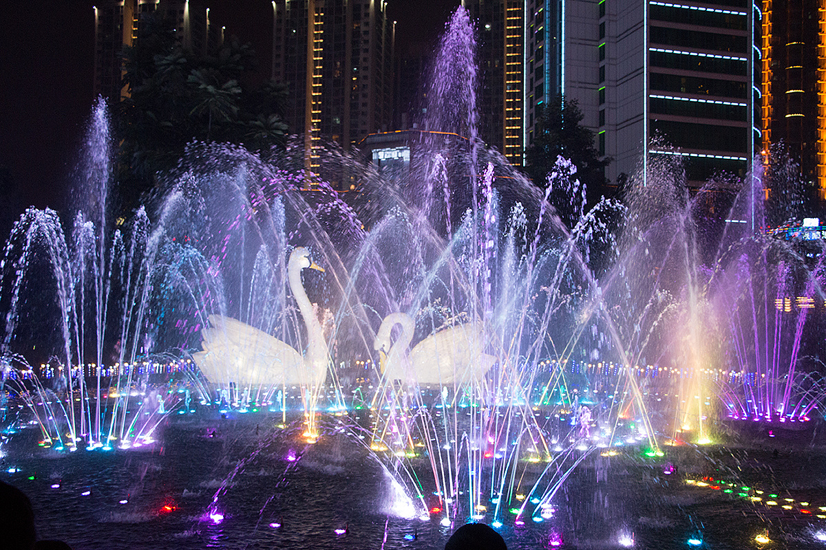 海南最大音乐喷泉“首秀 ” 可喷68米高