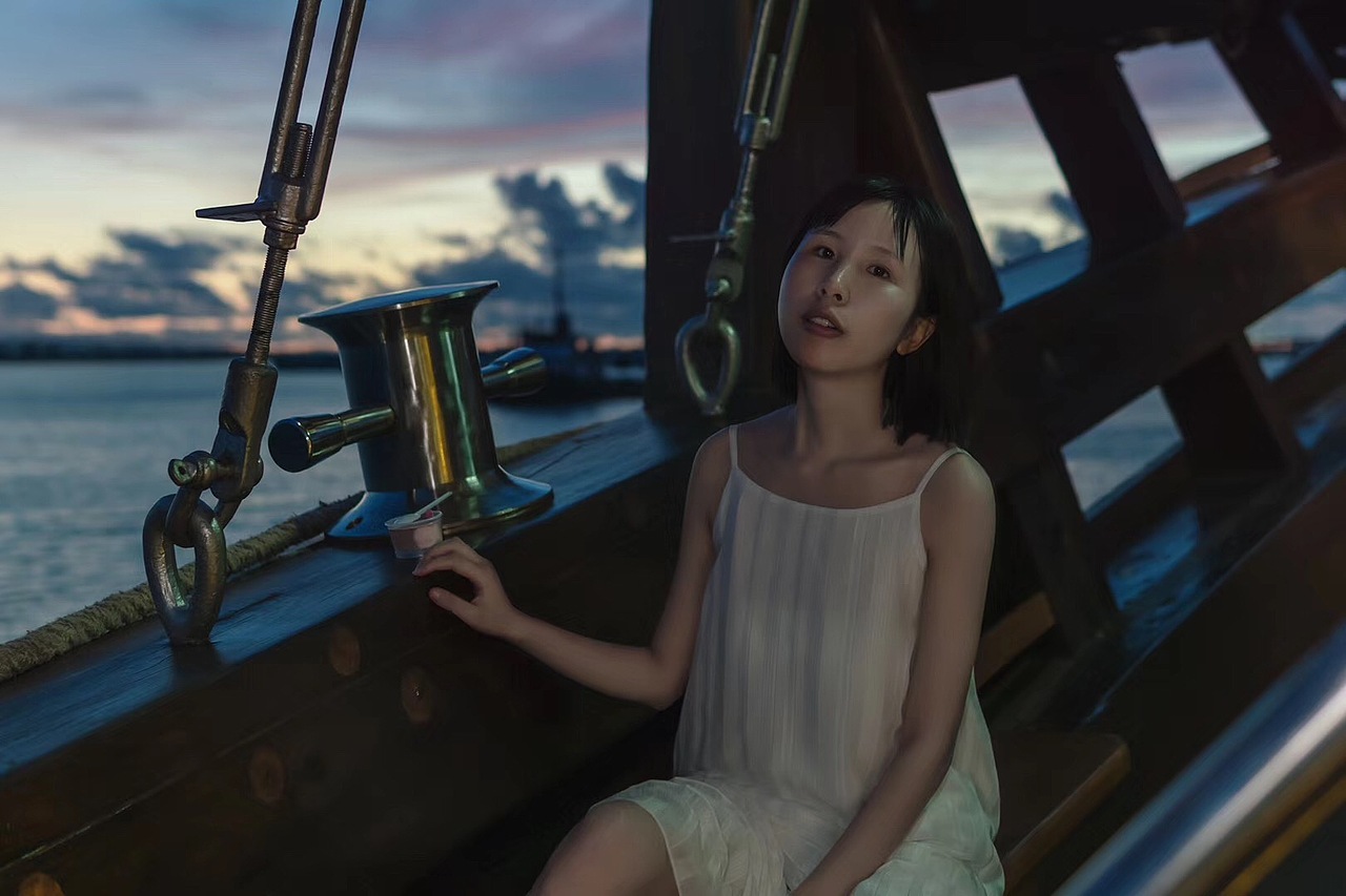 向日葵与雏菊的夏天_小婉23-站酷zcool