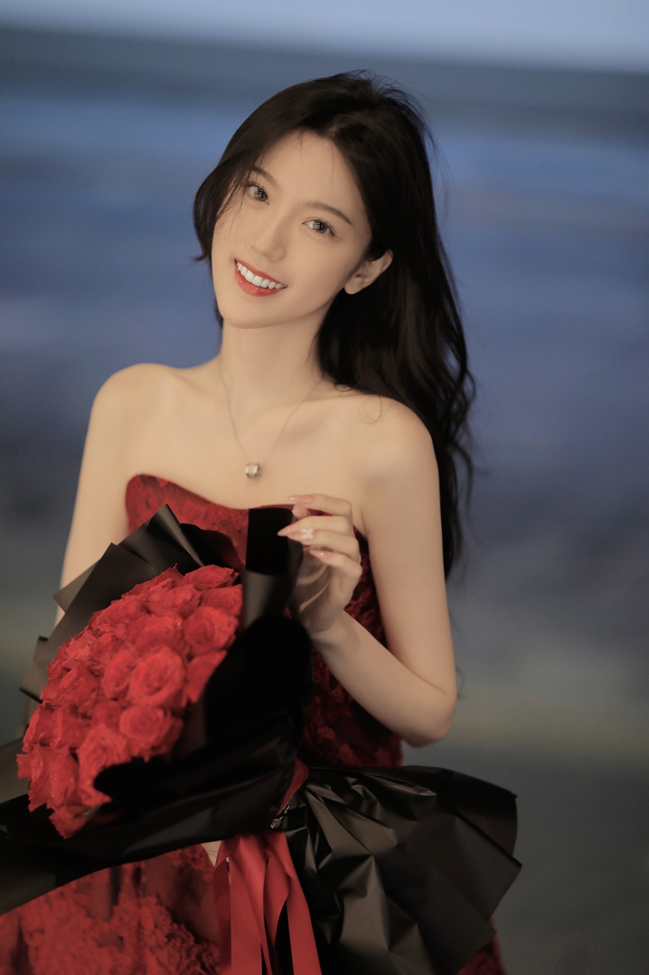 不止玫瑰有爱意（图ZMjg1NDY4ODky） - 人像摄影 - 站酷设计师萌又三岁原创素材 - 站酷ZCOOL